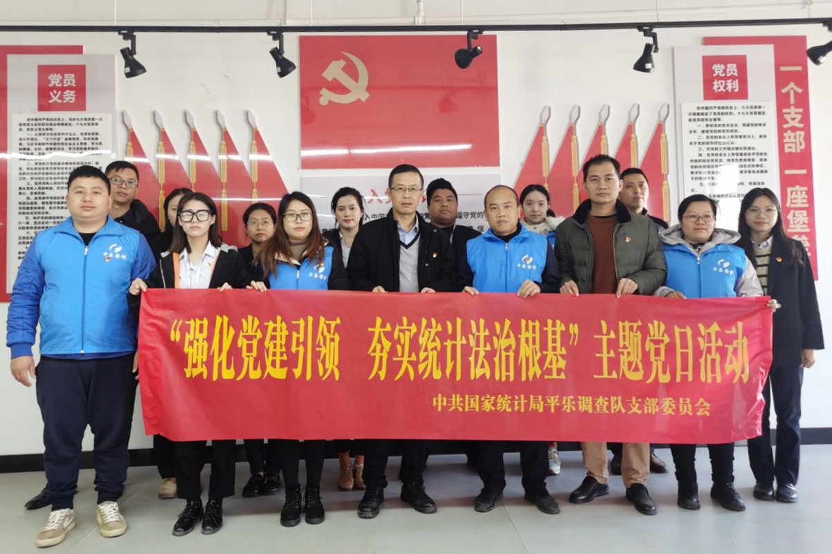 憲法宣傳進(jìn)企業(yè)，法治護(hù)航促發(fā)展.jpg
